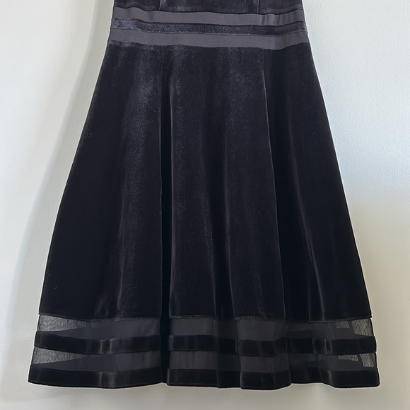 Calvin Klein, Black Velvet Dress, Size 4 - Picture 3 of 8